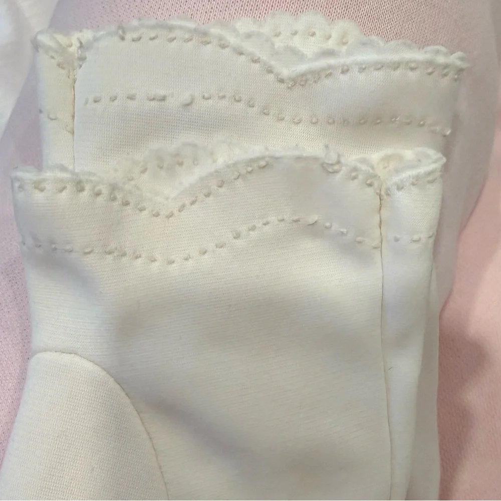 Vintage 1950’s women’s white nylon gloves